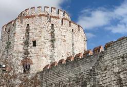 Lev Tolstoy'un 3'üncü kuşak yeğeni Kont Nikolai Tolstoy Yedikule zindanlarını gezdi