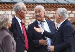 Lev Tolstoy'un 3'üncü kuşak yeğeni Kont Nikolai Tolstoy Yedikule zindanlarını gezdi