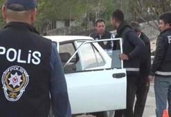 Ankara'da 'dur' ihtarına uymayan otomobilde esrar ele geçirildi; 3 kişi tutuklandı
