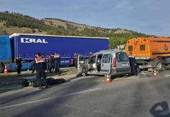 Hafif ticari araçla kamyon çarpıştı: 4 ölü, 2 yaralı