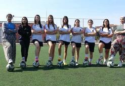 Aydın'ın şalvarlı kadın antrenörü