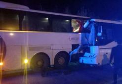 Sinop'ta servis otobüsü ile yolcu otobüsü çarpıştı: 13 yaralı