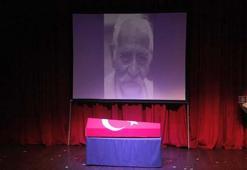 Oyuncu Arif Erkin Güzelbeyoğlu için Muhsin Ertuğrul Sahnesi'nde tören düzenlendi