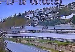 Büyükçekmece'de İETT otobüsünün kayarak yoldan çıktığı anlar kamerada