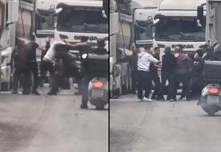 Büyükçekmece'de TIR şoförlerinin tekmeli yumruklu sopalı kavgası kamerada