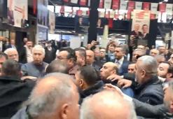 CHP kongresinde partililerle gazeteciler arasında gerginlik