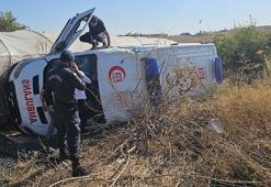 Ambulansla otomobil çarpıştı: 3'ü sağlık görevlisi, 8 yaralı