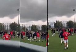 Bursa'da U16 maçındaki kavga kamerada