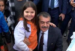 Bakan Tekin, 'Gazze Kermesi'ni ziyaret etti