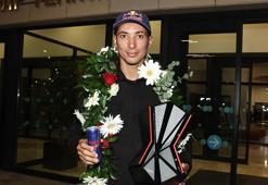 3’üncü kez Dünya Şampiyonu olan Toprak Razgatlıoğlu, yurda döndü