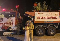 Orman işçisi arazöze pankart asıp kız arkadaşına evlilik teklif etti