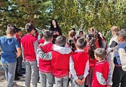 ‘Rüzgarın kızı’ Elif, Aşkale'deki çocukları atletizmle tanıştırıyor