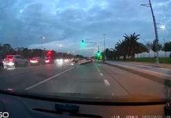 Pendik'te makas atan otomobil, takla atarak metrelerce sürüklendi