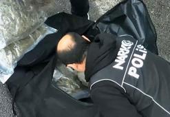 Sürücüsünün ‘dur’ ihtarına uymadığı otomobilden uyuşturucu çıktı; 2 tutuklama