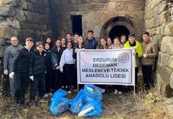 Erzurum'da öğrencilerden ecdada vefa; tarihi tabyaları temizlediler
