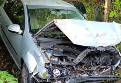 Otomobil evin bahçesine uçtu, 4 üniversite öğrencisi yaralandı