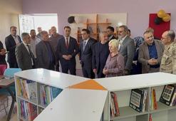Muhtar, okuduğu köy okuluna hayalini kurduğu kütüphaneyi kazandırdı