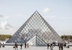 Louvre Müzesi soygununa ait görüntü ortaya çıktı