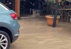 İzmir'de sağanak etkili oldu