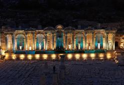 'Aşkların ve imparatorların şehri Sagalassos'ta ışıklar gece müzeciliği için yandı