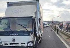 Bariyere çarpan kamyonetin sürücüsünün ayağı koptu