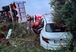 Manisa’da devrilen kamyonet sürüklenerek karşı şeride geçti; 2 ölü, 3 yaralı