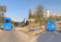 2 kişinin açık kapısında asılarak yolculuk yaptığı özel halk otobüsünün sürücüsüne ceza