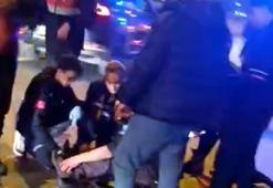 Beylikdüzü'nde kontrolsüz şerit değiştiren otomobile, motosiklet çarptı; kaza kask kamerasında