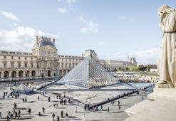 Louvre Müzesi'ndeki bazı mücevherler merkez bankasına taşındı