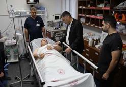 Nöbet tutan polis memuru, kolundan bıçaklandı