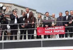 Özgür Özel Çağlayan'daki İstanbul Adalet Sarayı önünde konuşma yaptı