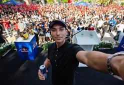 Dünya Şampiyonu Toprak Razgatlıoğlu'na coşkulu karşılama