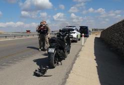 Kilis’te devrilen motosikletteki 2 kişi yaralandı