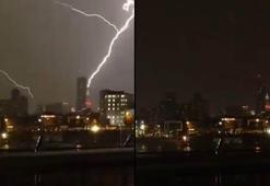 Ümraniye'de Finans Merkezi'nde bir binaya yıldırım düştü