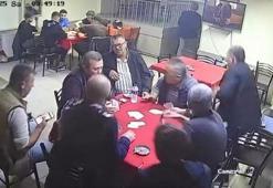 Depreme kıraathanede yakalananlar, panikle dışarı kaçtı