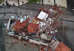 Sındırgı’da 6.1’lik depremde yıkılan ve hasar gören binalar havadan görüntülendi