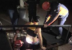 Dalgaların yükselmesiyle mağarada 6 saat mahsur kalan 2 kişi kurtarıldı