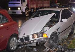 Sivas'ta 5 otomobilin karıştığı zincirleme kazada 1 yaralı