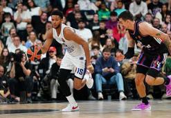 Paris Basketball - Anadolu Efes: 80-90