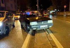 Bursa'da seyir halindeyken fenalaşan sürücü refüje çarptı