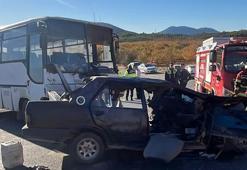 Mersin'de tarım işçilerini taşıyan midibüs ile otomobil çarpıştı: 3 ölü, 12 yaralı