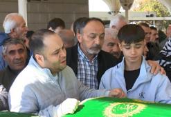 Fırtınada üzerine konteyner ev devrilmişti; toprağa verildi