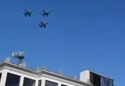 Bursa’da Cumhuriyet coşkusu, F-16’ların alçak uçuşuyla zirveye ulaştı