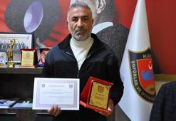 Yolcuyu hastaneye yetiştiren sürücü ödüllendirildi