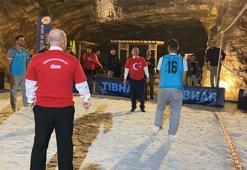 Iğdır Tuz Mağarası'nda voleybol turnuvası
