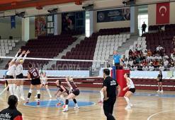 arsaVev, Cumhuriyet Bayramı’nda Hatay Voleybol Takımı’nı ziyaret etti