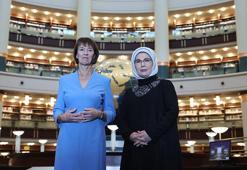 Emine Erdoğan, Almanya Başbakanı Merz'in eşiyle Millet Kütüphanesi'ni ziyaret etti