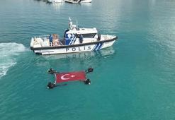 Denizde Türk bayrağı açarak Cumhuriyet Bayramı'nı kutladılar
