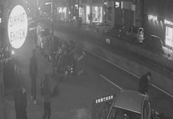 Sultangazi'de tek teker üzerinde ilerleyen motosikletli otomobile çarptı; kaza kamerada