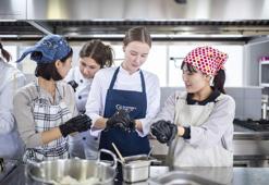 Japon öğrencilere Türk mutfağı dersi